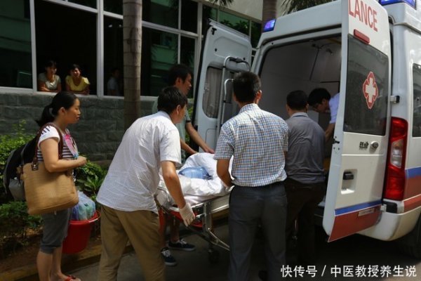 股市策略 越来越多人突然猝死，医生忠告：猝死前，身体会发出3个信号