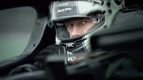 匠心智策 《F1》，3亿美元打造老男孩飞驰梦